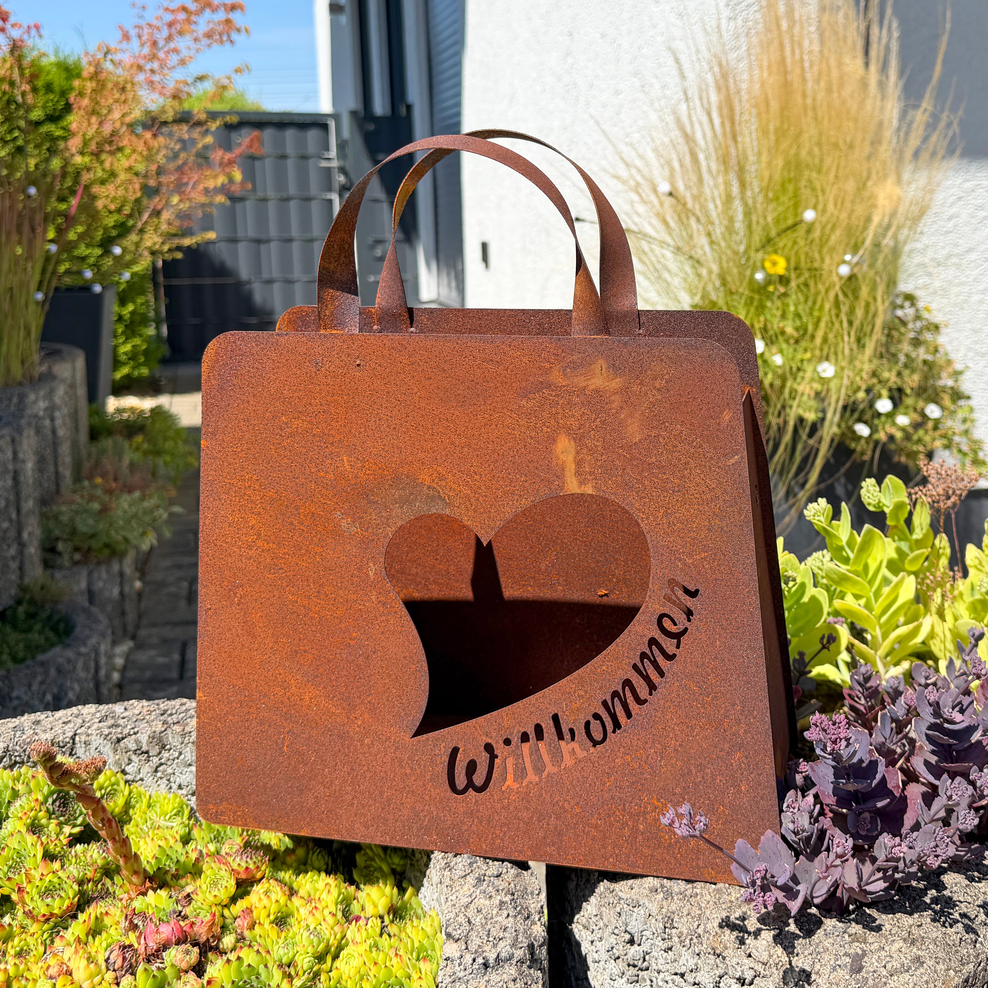 Tasche aus Edelrost zum Bepflanzen