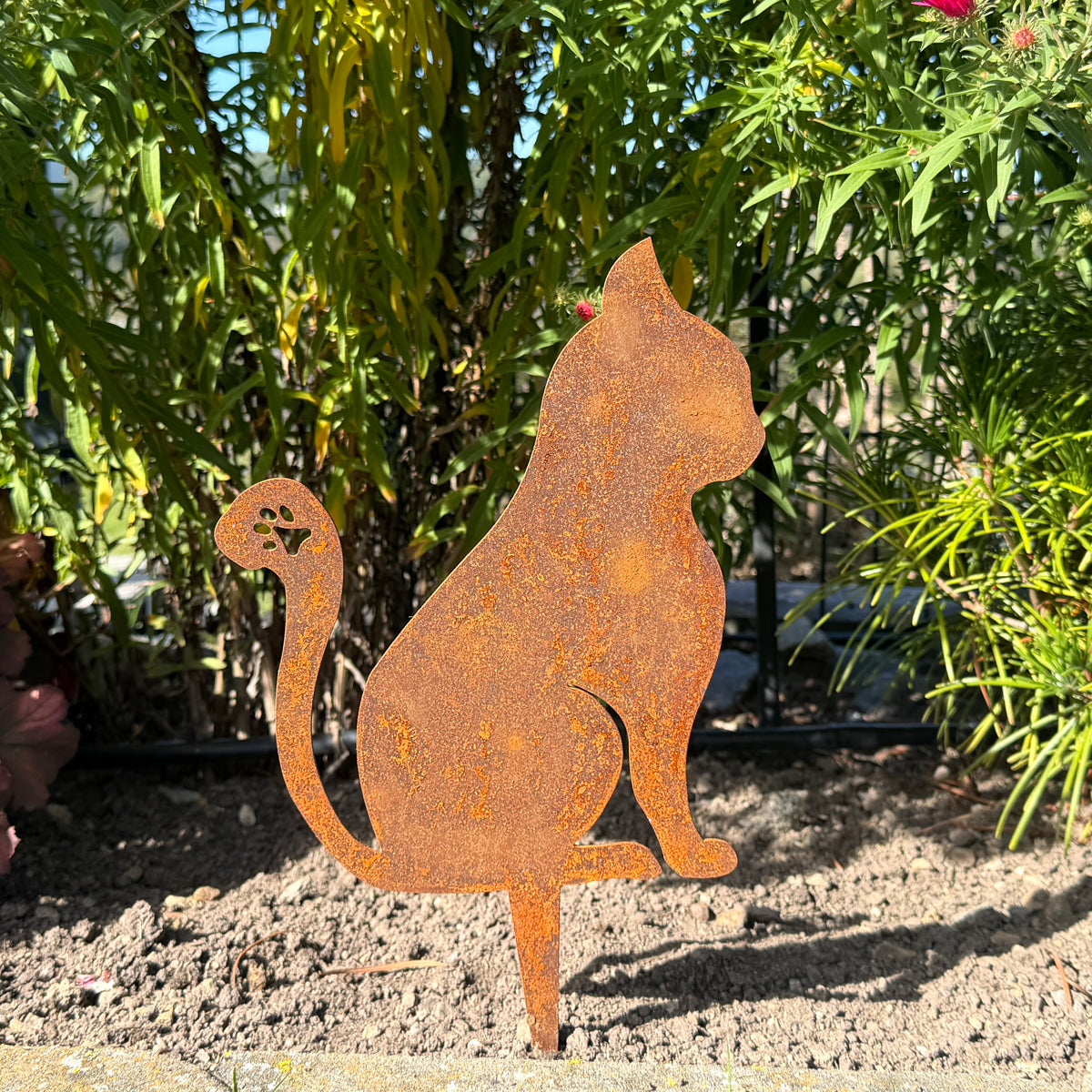 Sitzende Katze als Edelrost-Stecker